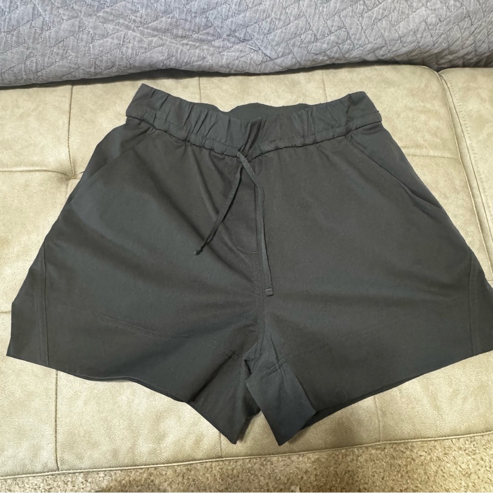 Lululemon cinchable waist high rise woven short 3.5